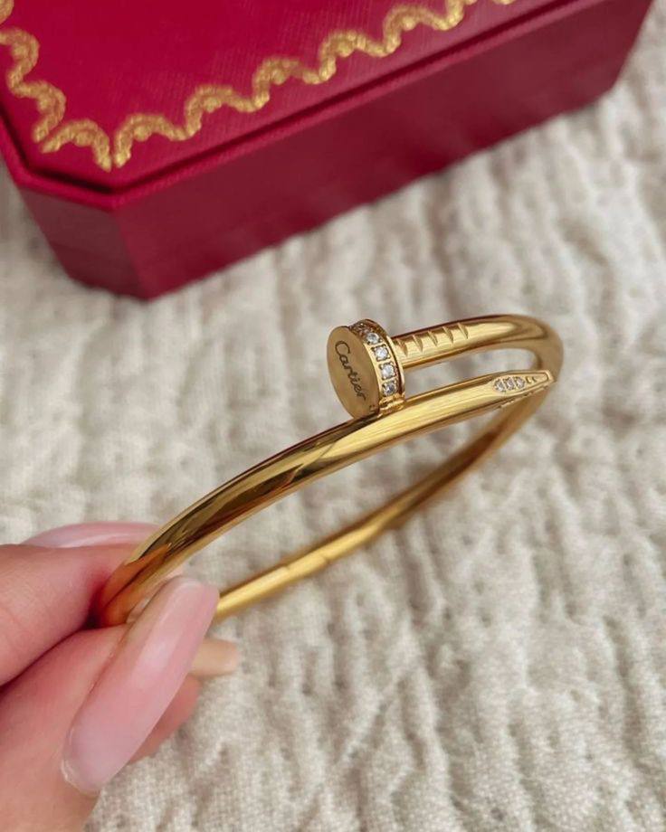 bracelet clou