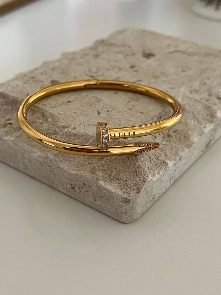 bracelet clou